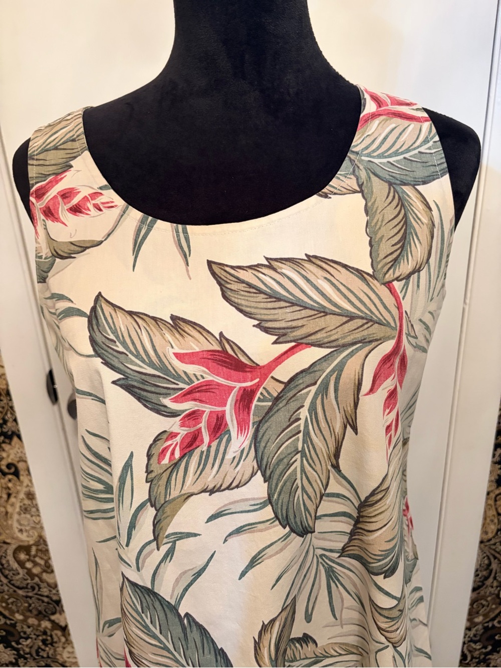 VACATION NIGHTS !Sleeveless Floral A-Line Dress in Cream and Coral 100% Cotton - Picture 2 of 16